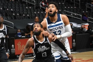  快船乔治复出首战砍下28+8+6  