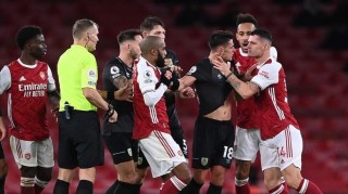  都灵德比火药味十足，格拉纳塔鏖战至深终分胜负