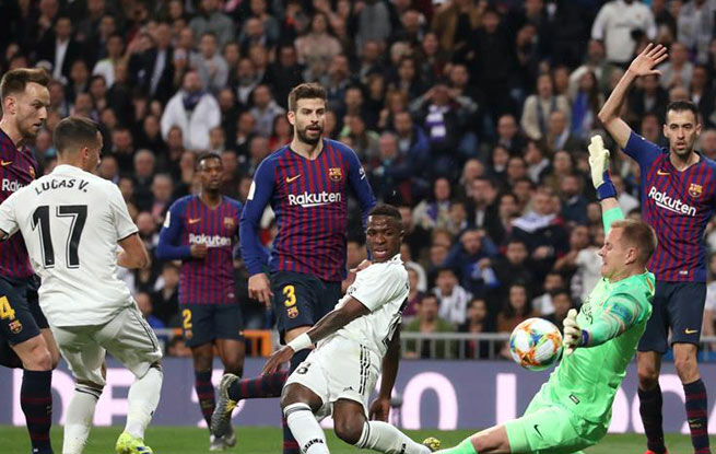  布雷斯特门将超神扑救零封巴黎  