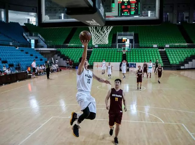 雷恩主场氛围燃爆全场，球迷助威催生大胜